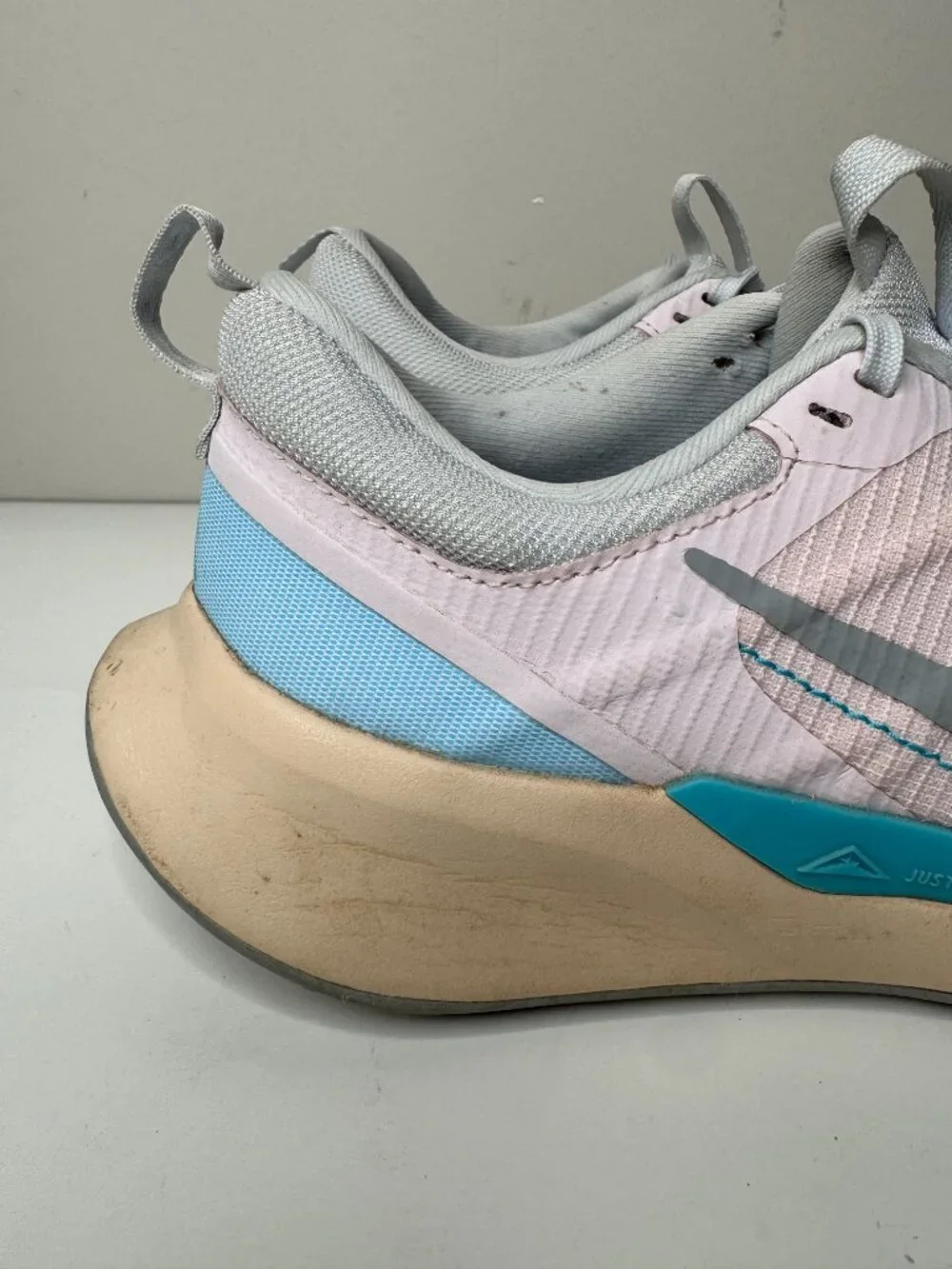 Nike Juniper Trail Lace Up Sneakers Womens 10 DM0821-600 Pink Blue. A couple of
